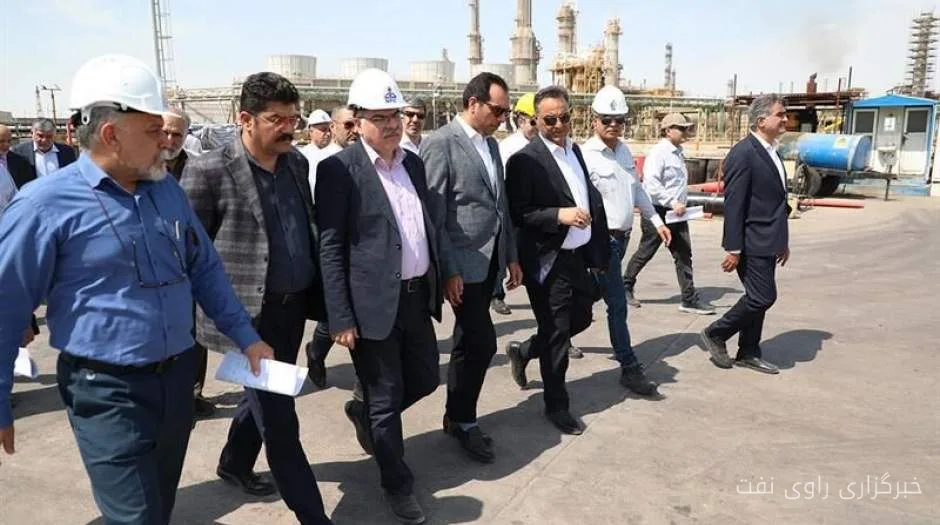 معاون وزیر نفت از روند بازسازی پتروشیمیهای آسیب دیده بازدید کرد