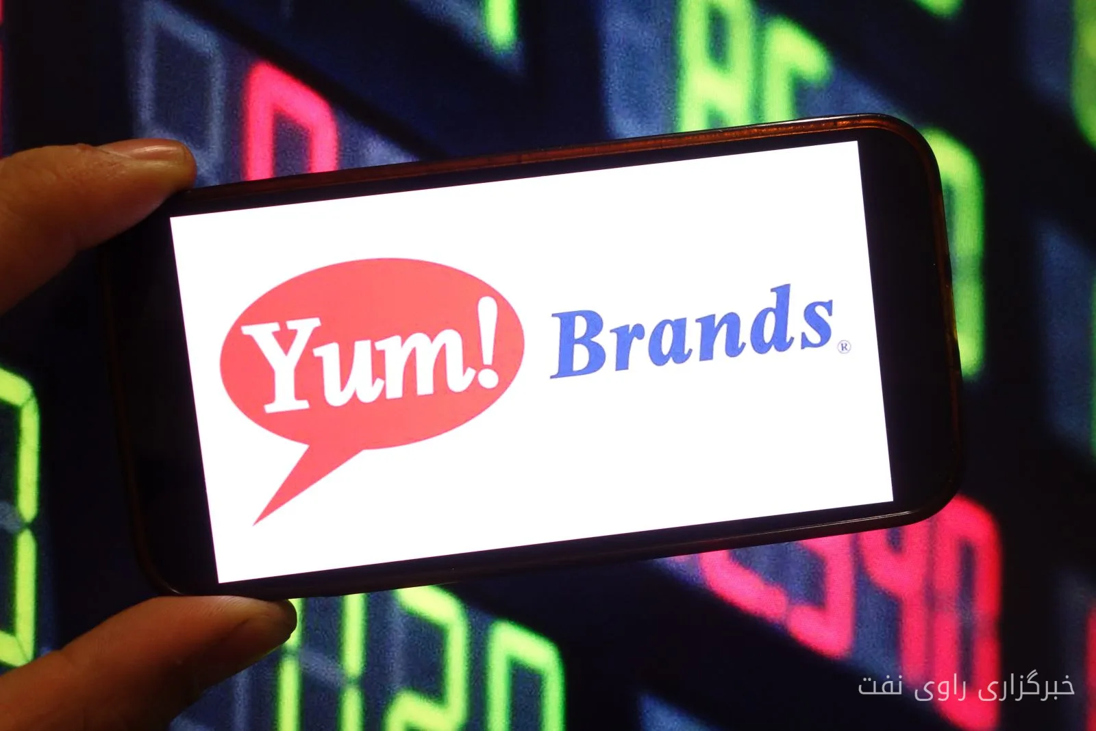 عملکرد سهام Yum! Brands در مقایسه با دیگر شرکتهای مصرفی: آیا همچنان در صدر است؟