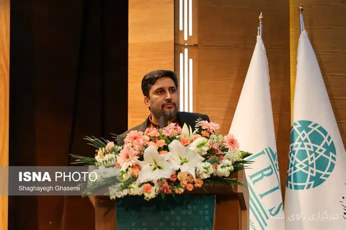 رئیس شهرک علمی و تحقیقاتی اصفهان بر ضرورت بازطراحی صنایع تأکید کرد
