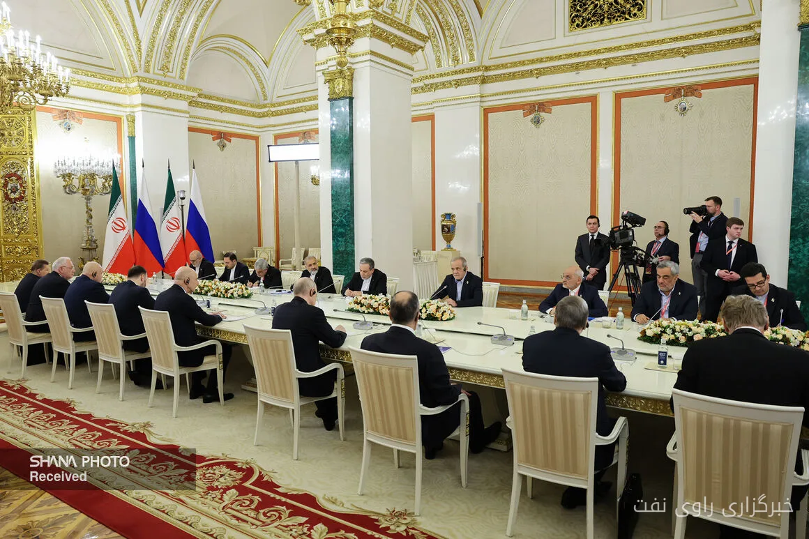 Emphasis by Massoud Pezeshkian and Vladimir Putin on the Development of Bilateral Cooperation
