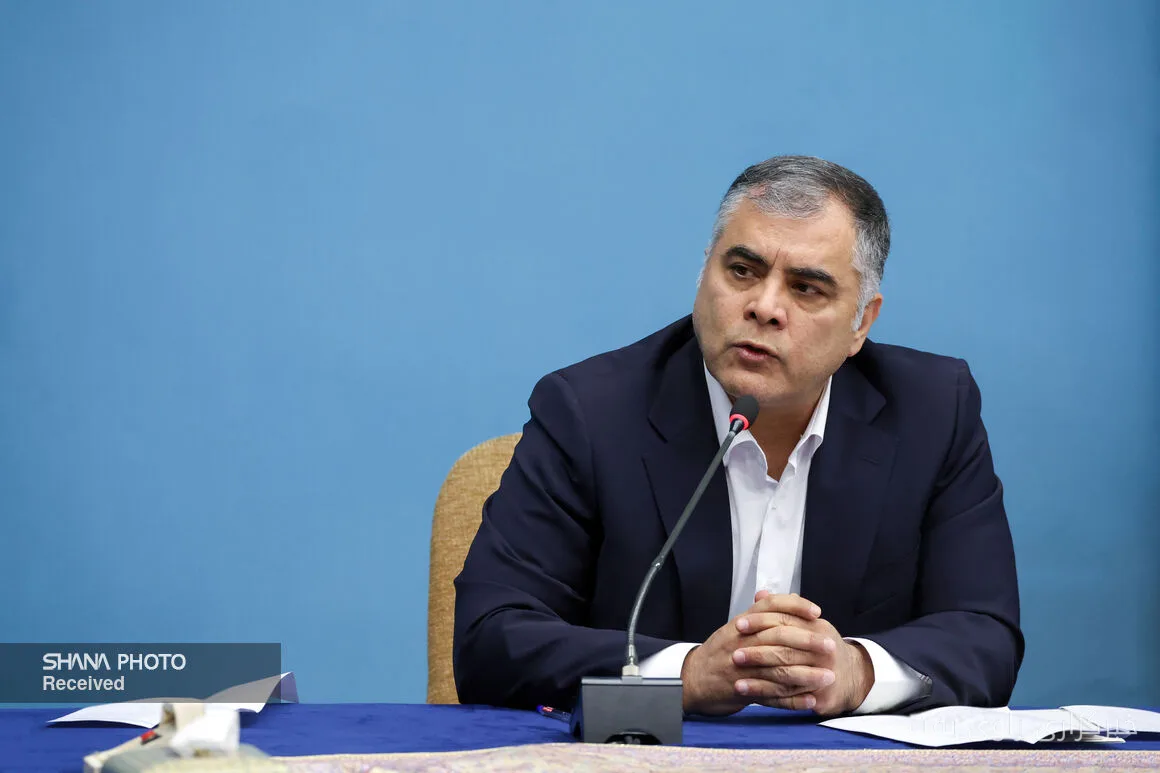 محسن پاک‌نژاد استعفای خود را بی‌ارتباط با ادعاهای ترامپ اعلام کرد