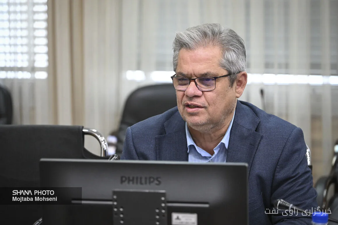 فرخ علیخانی بر ضرورت جهت‌دهی پژوهش‌های نفتی تأکید کرد