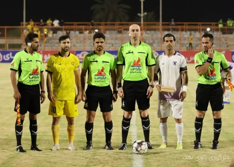 Amir Masoumi Far, the young referee of Iran's League One, officiated the match between Naft Oil and Havadar