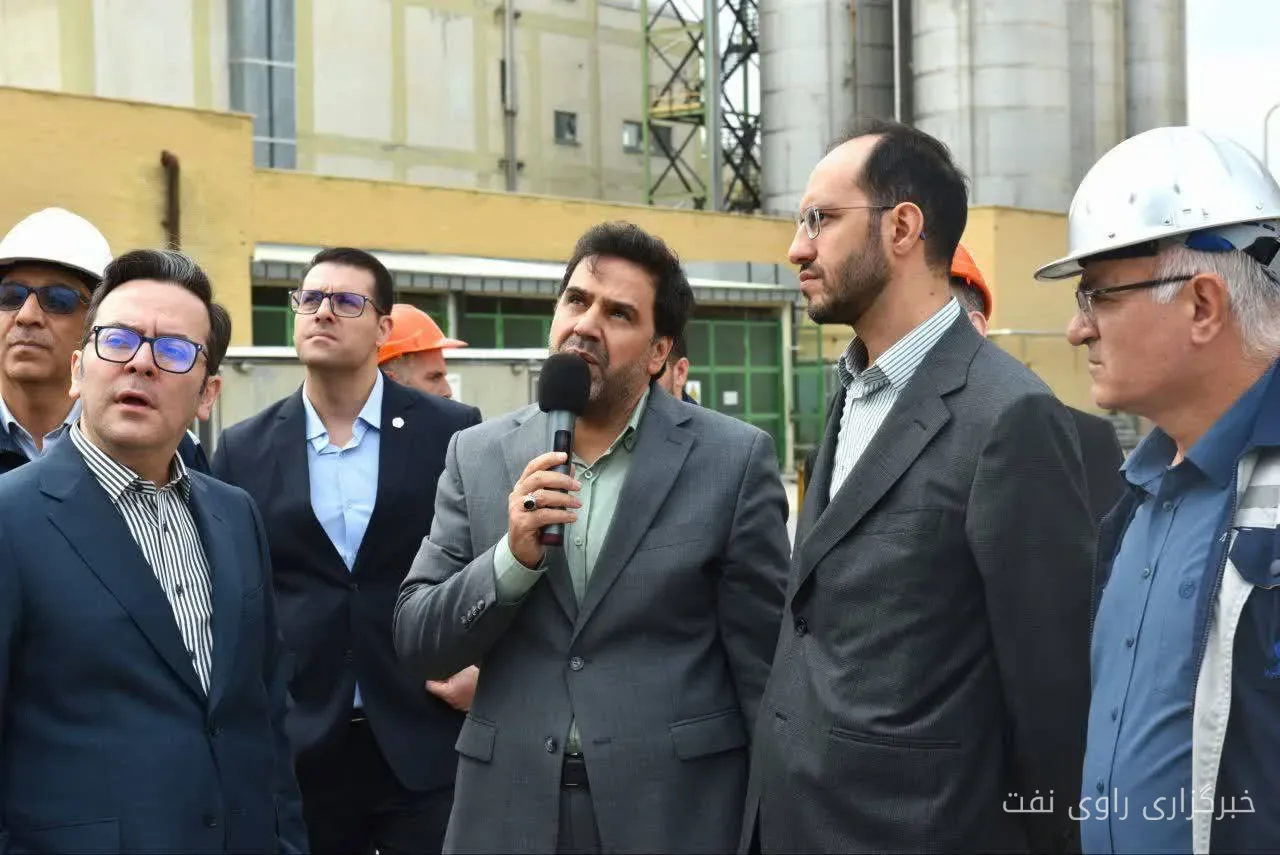 قائممقام بورس کالا بر اهمیت تنوع تولید پتروشیمی تبریز تأکید کرد
