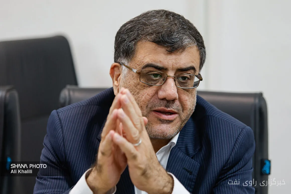 محمد مشکین‌فام بازسازی انبارهای نفت تهران و کرج را شتاب می‌بخشد