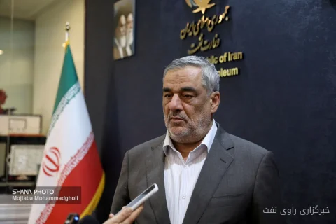 حمید بورد بر ادامه برنامه‌های تولید و توسعه صنعت نفت تأکید کرد