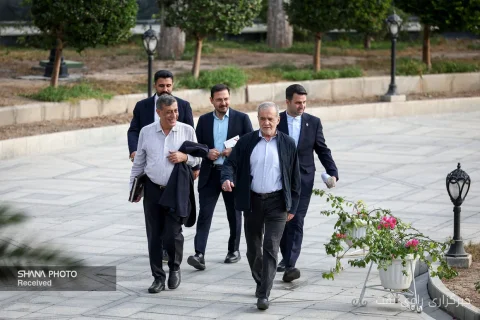 بررسی بازسازی تأسیسات نفتی در نشست هیئت دولت