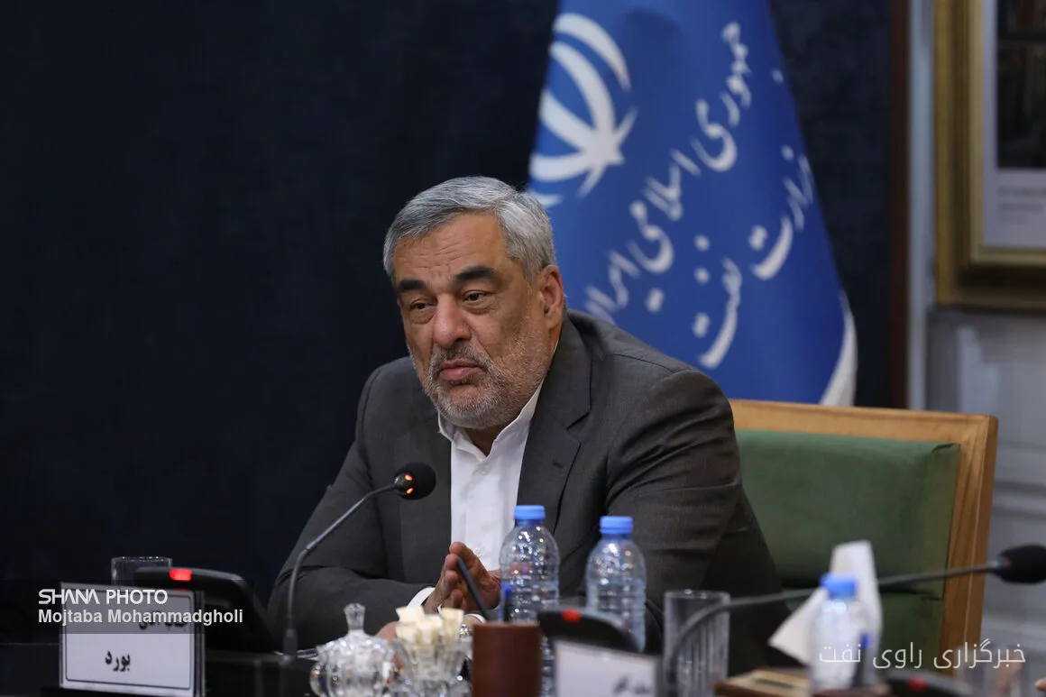 حمید بورد از تسریع برنامه‌های توسعه صنعت نفت خبر داد