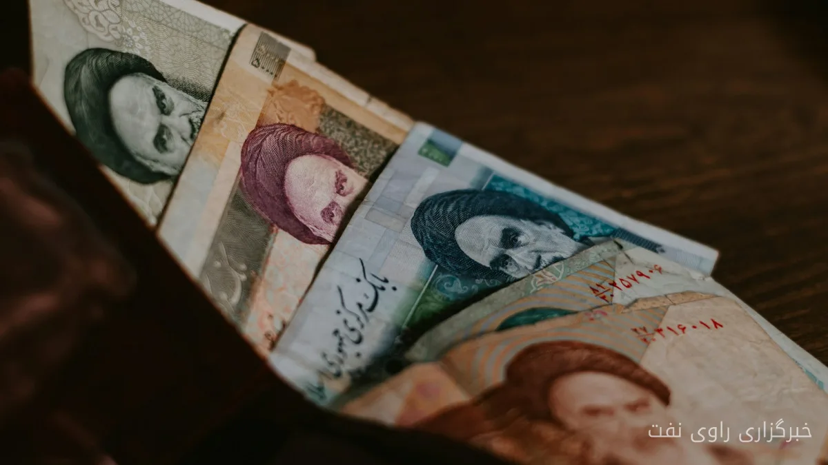 ایران به دنبال قیمت نفت 130 دلاری در حالی که 50 نفتکش در خلیج ماندهاند