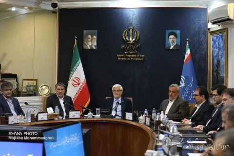حمید بورد نگاه ملی کارکنان وزارت نفت را تأکید کرد