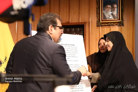 امضای تعهدنامه پویش مهربانو، سفیران انرژی برای مصرف بهینه گاز